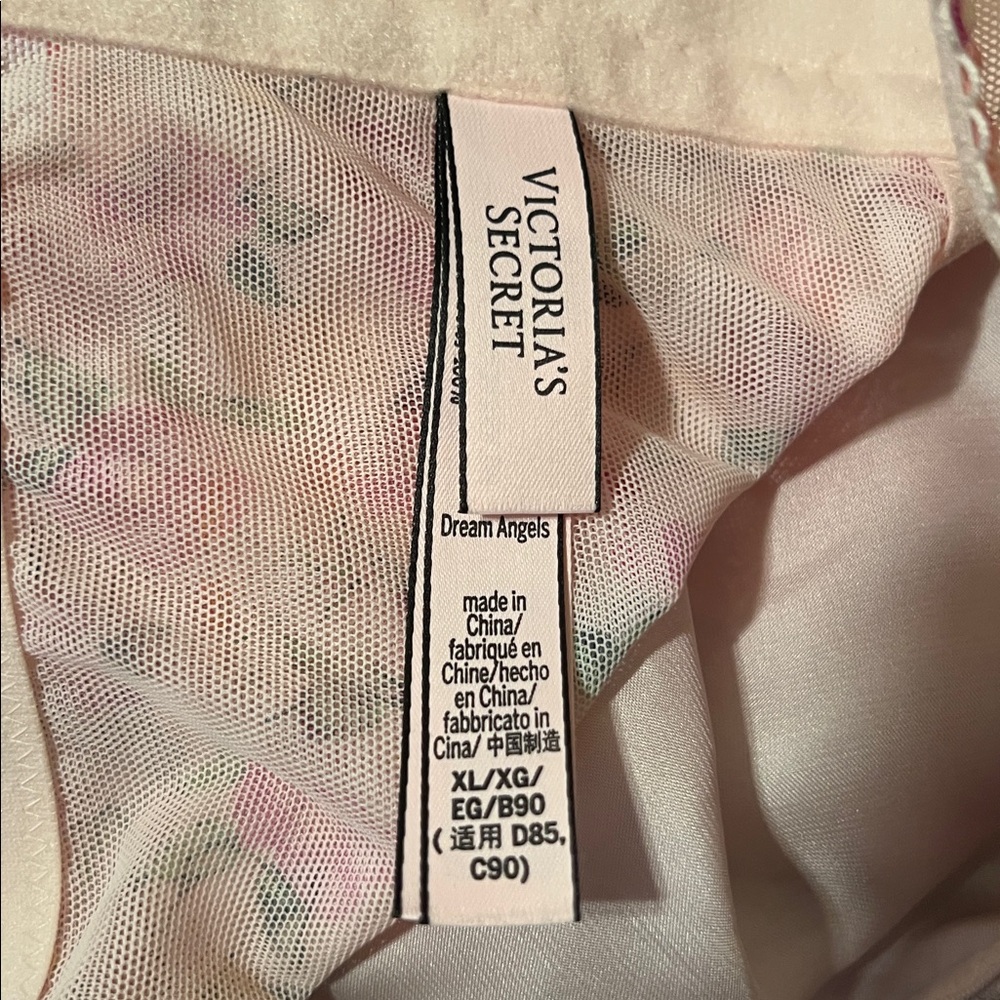 Victoria’s Secret balconette bra - Picture 6 of 8
